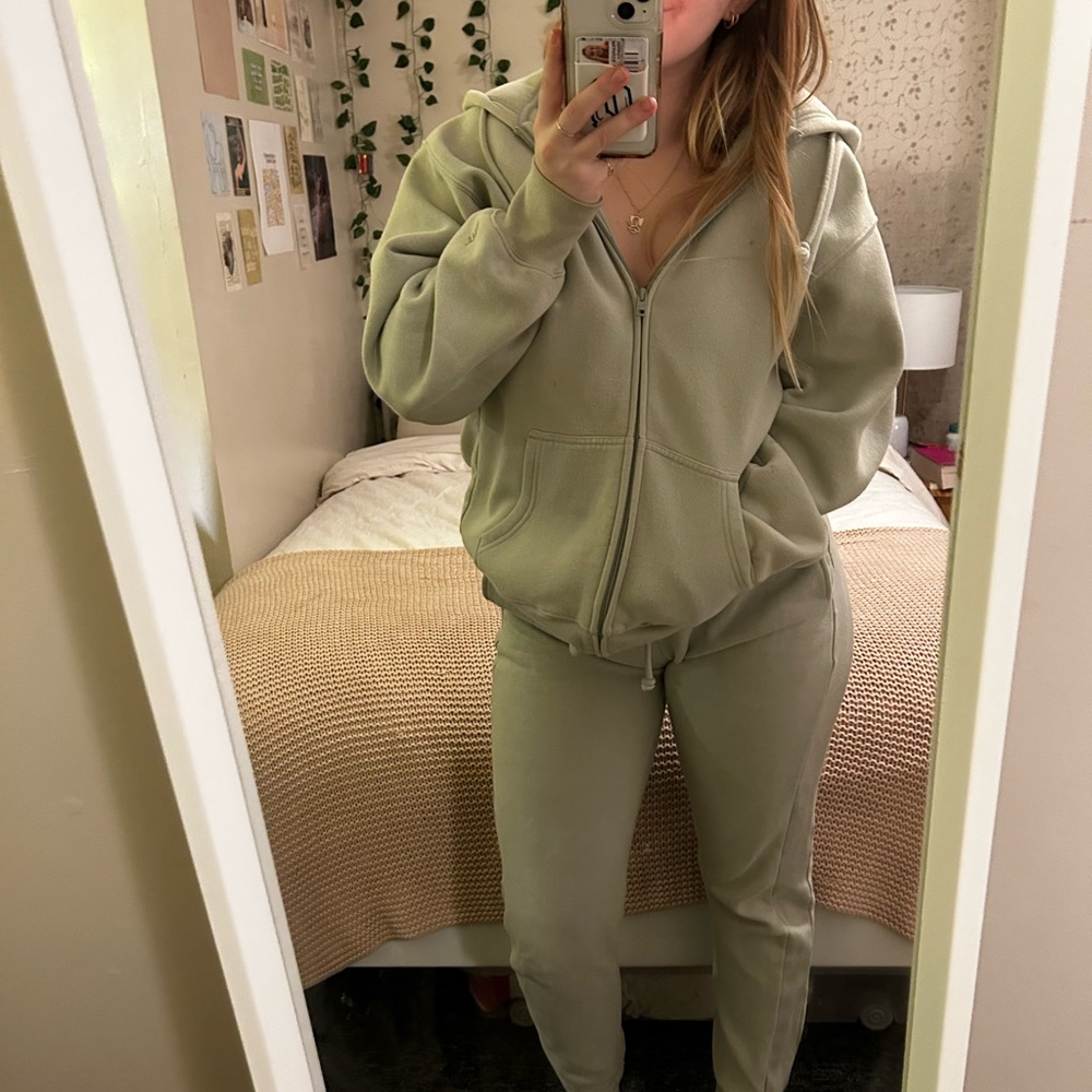 TNA Aritzia cozy fleece boyfriend set